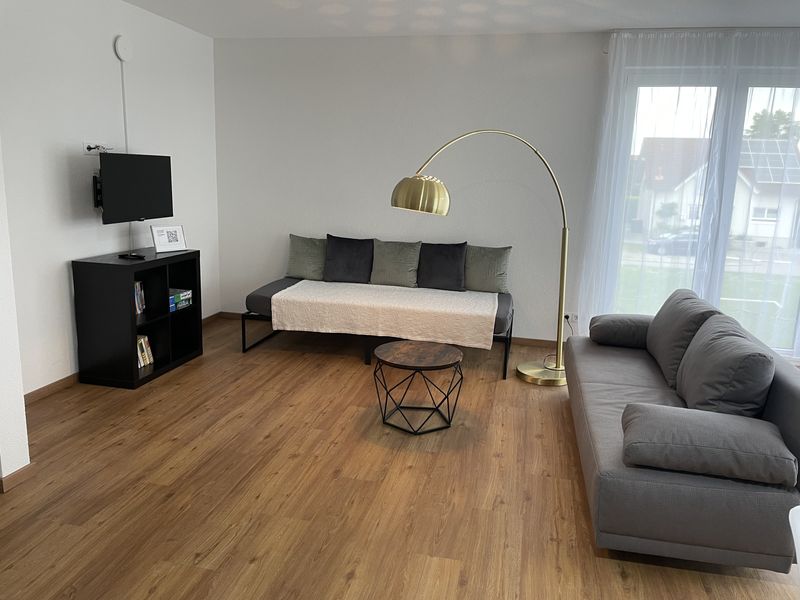 Zuhause mit 2 Zimmern und Balkon in Rheinhausen